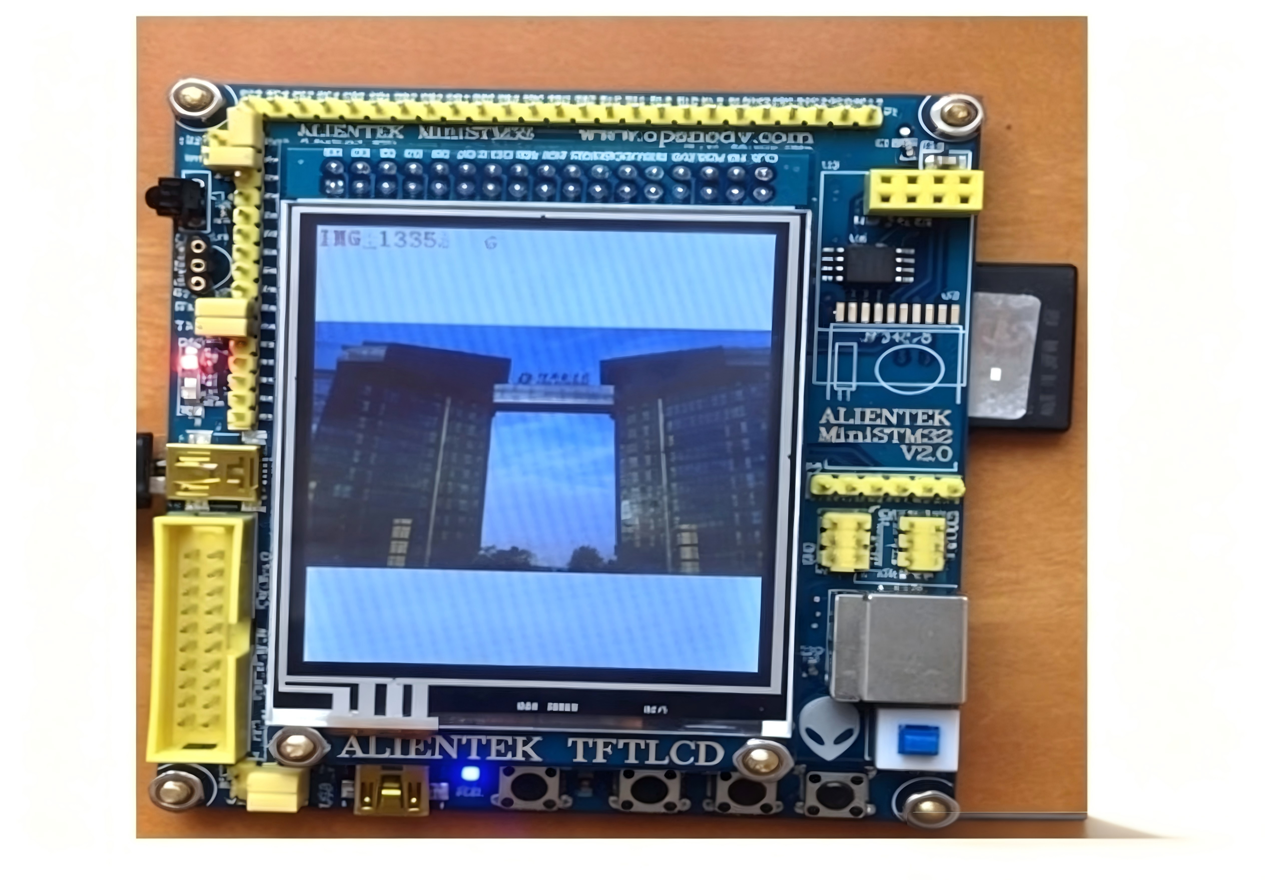 基于 STM32 的数码相框设计与实现（全套毕设资料 + 源码解析 + 大学生学习干货）